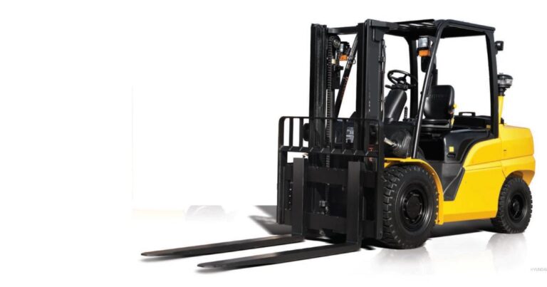 How Multi-Directional Forklifts Boost Warehouse Space Efficiency