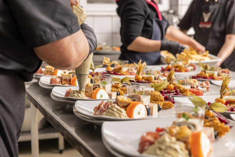 Tips for Choosing the Right Catering Service