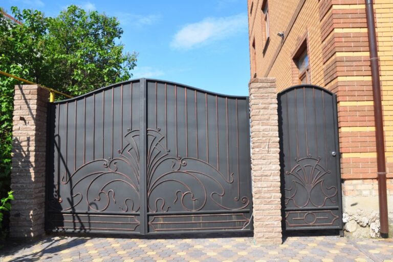 Metal Gates